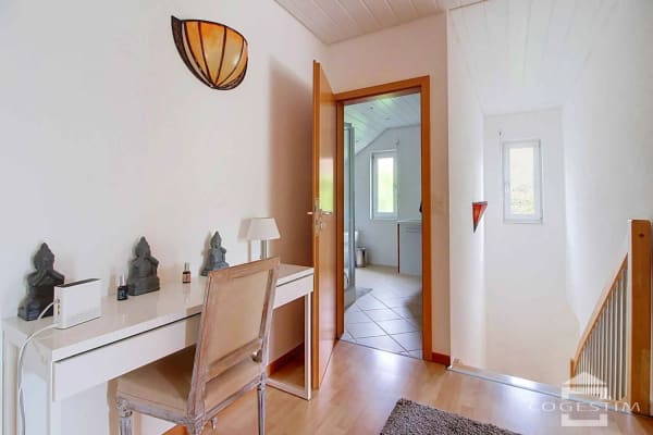 Immobilie in Genolier - Maison individuelle en bois dans un écrin de verdure - Bild 9