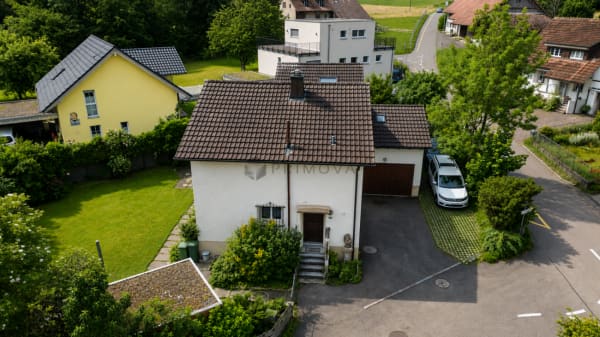 Immobilie in Hausen Ag - ErfÃ¼llen Sie sich  Ihren ganz persÃ¶nlichen Wohntraum - Einfamilienhaus mit grossem Garten und guter Autobahnanbindung sucht einen neuen Besitzer - Bild 0