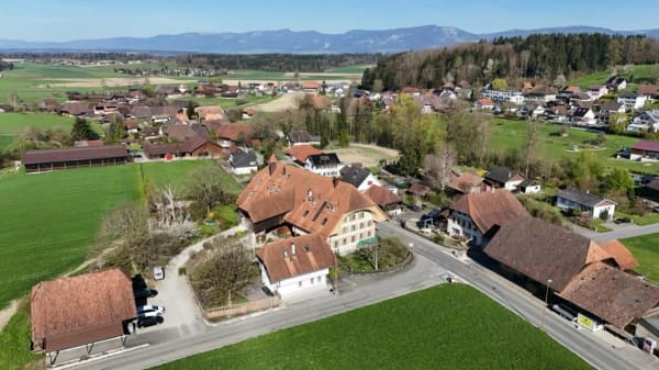 Immobilie in Seeberg - 8Â½-Zimmer-Wohnung in Seeberg - Bild 2