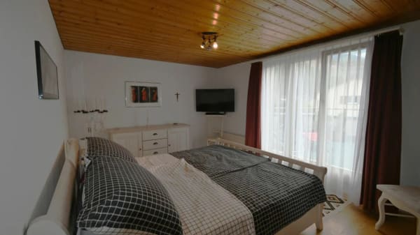 Immobilie in Netstal - Gepflegtes, einseitig angebautes 5-Zimmer-Einfamilienhaus - Bild 11