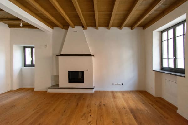 Immobilie in Cassina D'agno - AFFASCINANTE CASA DI NUCLEO CON TRAVI A VISTA E CAMINO - Bild 0