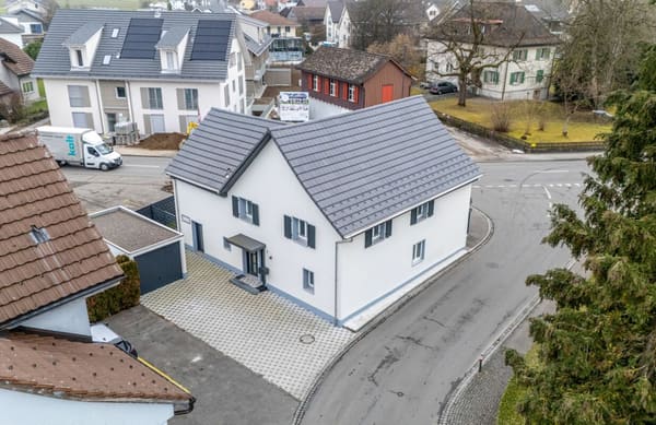 Immobilie in Wängi - Freistehendes 7.5-Zimmer-Einfamilienhaus an zentraler Lage - Bild 1