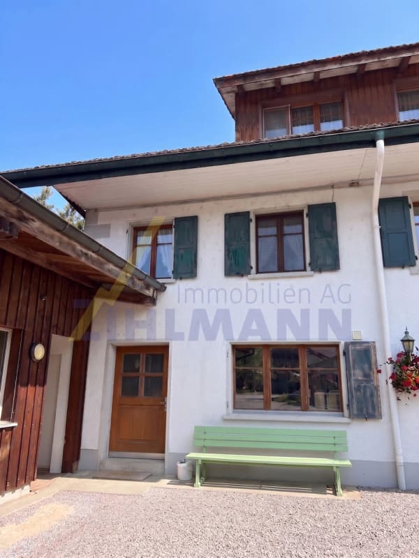 Immobilie in Wislikofen - 4.5-Zimmer-Hausteil mit grosszügigen Räumen - Bild 0