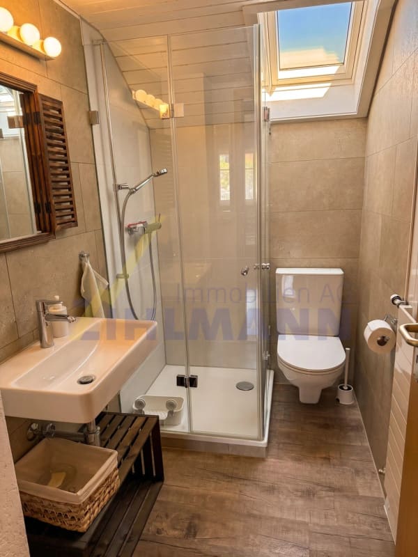 Immobilie in Wislikofen - 4.5-Zimmer-Hausteil mit grosszügigen Räumen - Bild 8