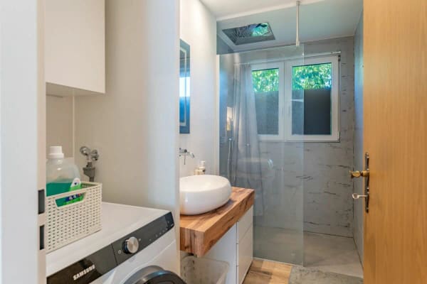 Immobilie in Itingen - Schön renovierte 3.5 Zimmer Wohnung - ideal für Singles, Paare & Pendler - Bild 3