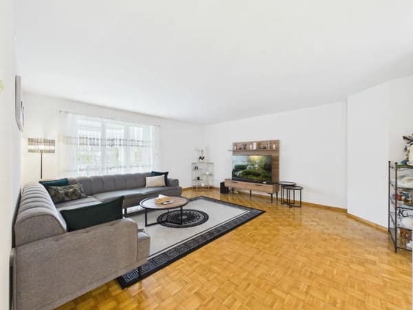Immobilie in Eschlikon Tg - ZENTRAL MIT GROSSZÜGIGEM BALKON - Bild 1