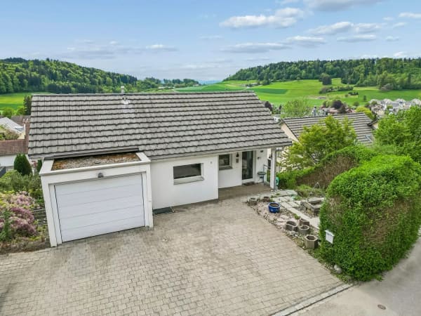 Immobilie in Weisslingen - 5.5-Zimmer-Einfamilienhaus an erhÃ¶hter und begehrter Lage mit Umschwung - Bild 0