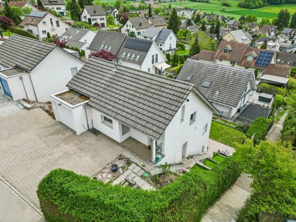 Immobilie in Weisslingen - 5.5-Zimmer-Einfamilienhaus an erhÃ¶hter und begehrter Lage mit Umschwung - Bild 1