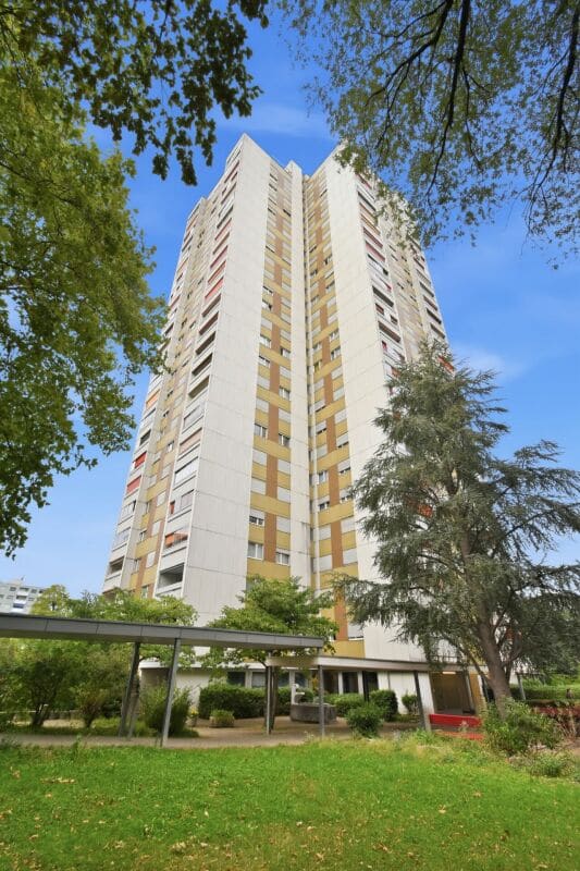 Immobilie in Spreitenbach - Zentral gelegene 3.5 Zimmer-Eigentumswohnung - Bild 9