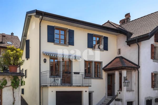 Immobilie in Rivaz - Maison villageoise de charme avec appartement de 3.5 pièces et une place de parc à vendre à Rivaz - Bild 0