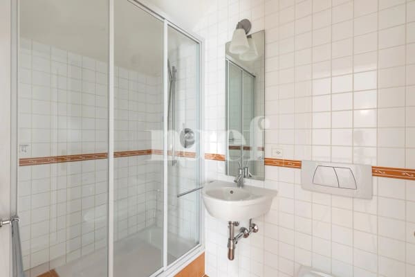 Immobilie in Rivaz - Maison villageoise de charme avec appartement de 3.5 pièces et une place de parc à vendre à Rivaz - Bild 12