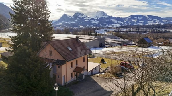 Immobilie in Botterens - Belle maison de 2 appartements rénovés avec grands jardins - Bild 11