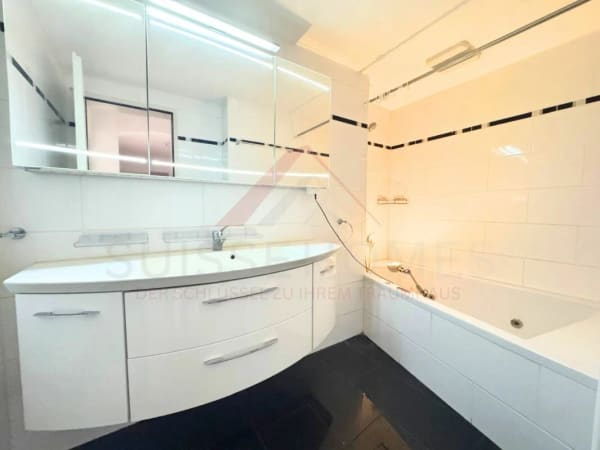 Immobilie in Schwerzenbach - GrosszÃ¼gige 4.5-Zimmer-Maisonettewohnung mit Galerie und CheminÃ©e in 8603 Schwerzenbach - Bild 10