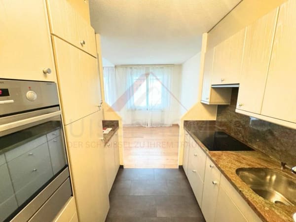 Immobilie in Schwerzenbach - GrosszÃ¼gige 4.5-Zimmer-Maisonettewohnung mit Galerie und CheminÃ©e in 8603 Schwerzenbach - Bild 3