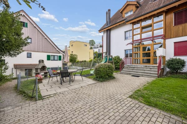 Immobilie in Fällanden - 4.5-Zimmer-Dachmaisonettewohnung mit Balkon und Einstellplatz - Bild 1