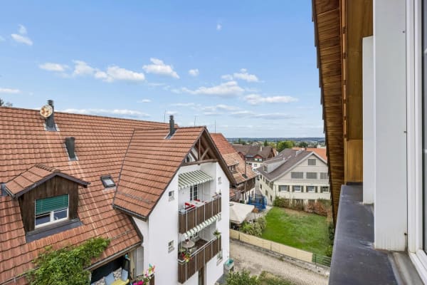 Immobilie in Fällanden - 4.5-Zimmer-Dachmaisonettewohnung mit Balkon und Einstellplatz - Bild 2