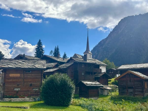 Immobilie in Blatten B. Naters - Ihr neues Ferienparadies in Blatten b. Naters - Komplett sanierte 3-Zimmer-Wohnung - Bild 0