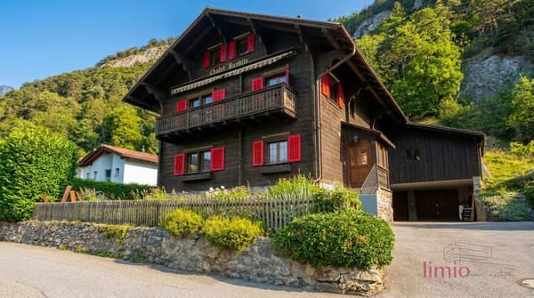 Immobilie in Haldenstein - EINE SELTENE GELEGENHEIT: Komplett renoviertes Chalet mit Einliegerwohnung nur 5min von Chur - Bild 0