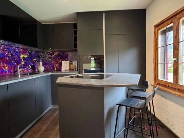 Immobilie in Haldenstein - EINE SELTENE GELEGENHEIT: Komplett renoviertes Chalet mit Einliegerwohnung nur 5min von Chur - Bild 2