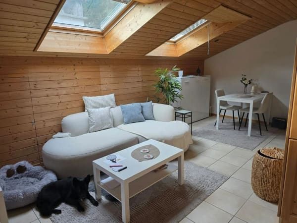 Immobilie in Trin Mulin - Süd-Balkon mit herrlicher Bergsicht: Gemütliches Dachgeschoss, Parkplatz inklusive, nah am Crestasee. Zweitwohnsitz möglich - Bild 3