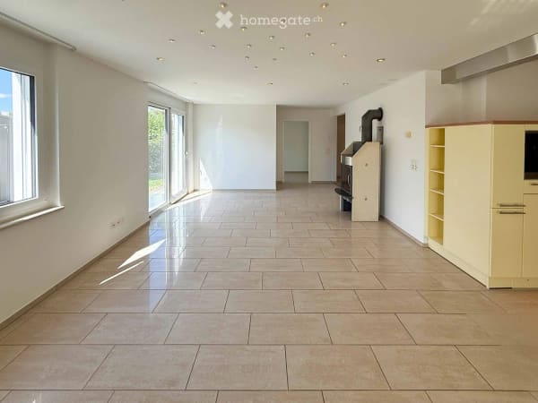 Immobilie in Fislisbach - Exklusive 4.5-Zimmer-Gartenwohnung mit vier ParkplÃ¤tzen, CheminÃ©e und Sauna - Bild 1
