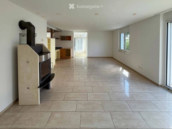 Immobilie in Fislisbach - Exklusive 4.5-Zimmer-Gartenwohnung mit vier ParkplÃ¤tzen, CheminÃ©e und Sauna - Bild 2
