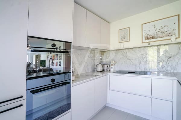 Immobilie in Tuggen - Helle 3.5 Zimmer Wohnung - ein Traum in Weiss und Creme - Bild 7