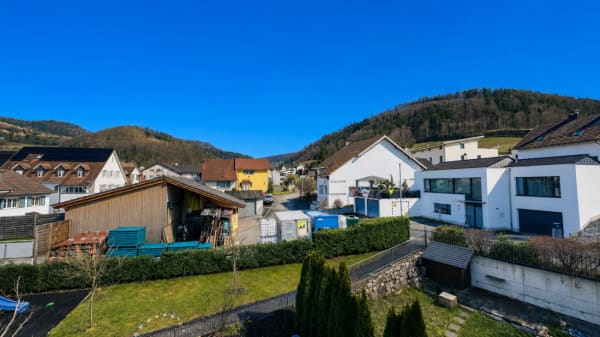 Immobilie in Oberdorf Bl - 4.5-Zimmer-Maisonette mit Balkon, 2 Nasszellen, 2 TiefgaragenplÃ¤tzen, Waschturm und Keller - Bild 6