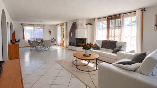 Immobilie in Hauterive Ne - Maison individuelle 5.5 pièces rénovée avec piscine, photovoltaïque et 4 places de parc - Bild 5