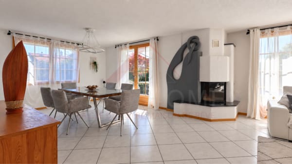Immobilie in Hauterive Ne - Maison individuelle 5.5 pièces rénovée avec piscine, photovoltaïque et 4 places de parc - Bild 6