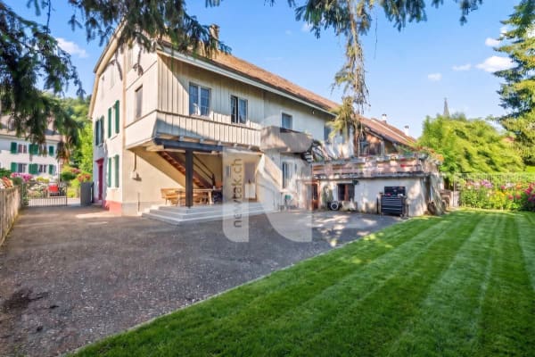 Immobilie in Witterswil - Charmantes Bauernhaus mit zwei separaten Wohnungen, grossem Garten, Terrasse und Renditepotenzial - Bild 2