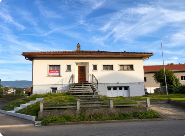 Immobilie in Chénens - MAISON INDIVIDUELLE À CHÉNENS – POTENTIEL D’AGRANDISSEMENT - Bild 0