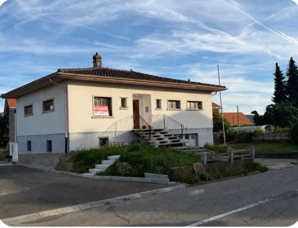 Immobilie in Chénens - MAISON INDIVIDUELLE À CHÉNENS – POTENTIEL D’AGRANDISSEMENT - Bild 1
