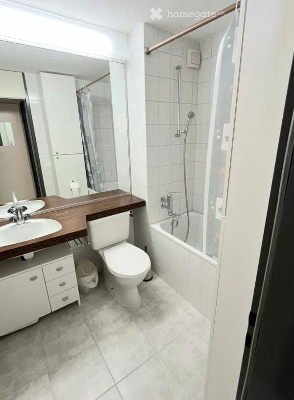 Immobilie in Disentis/mustér - Charmante, sonnige 2.5-Zimmer-Wohnung in Disentis/MustÃ©r mit direktem Zugang zur Skipiste - Bild 12