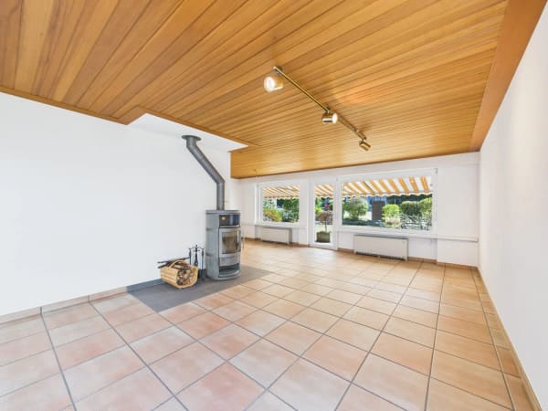 Immobilie in Muhen - 6.5-Zimmer-Einfamilienhaus an ruhiger Lage mit idealem Sonnenverlauf - Bild 5