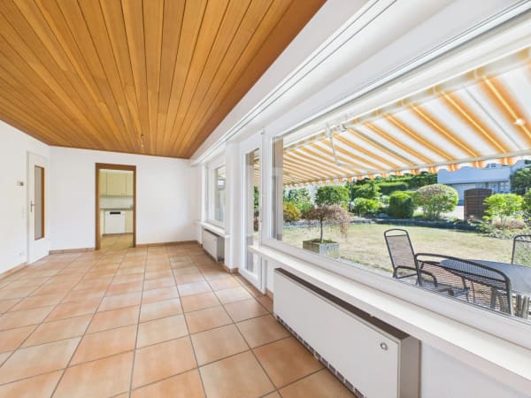 Immobilie in Muhen - 6.5-Zimmer-Einfamilienhaus an ruhiger Lage mit idealem Sonnenverlauf - Bild 6