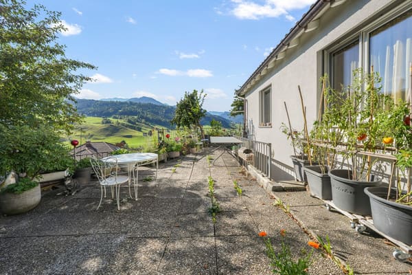 Immobilie in Urnäsch - Wohnen mit Weitblick: Einzigartiges Zuhause an sonniger Lage im Appenzellerland - Bild 9