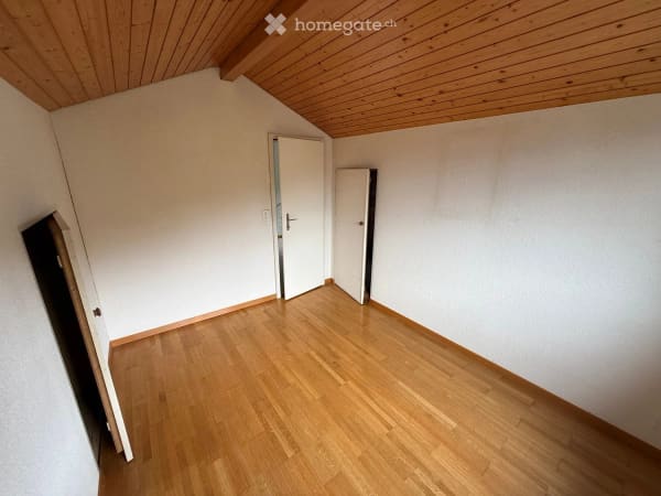 Immobilie in Hünibach - Freistehendes Einfamilienhaus mit 3 Garagen und fantastischer See- und Bergsicht in Hünibach - Bild 19