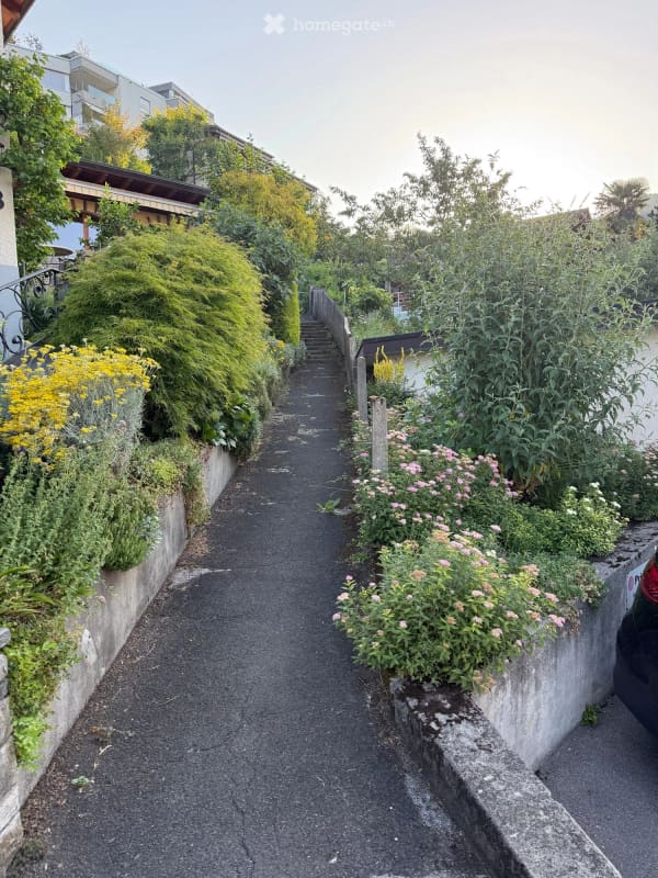 Immobilie in Hünibach - Freistehendes Einfamilienhaus mit 3 Garagen und fantastischer See- und Bergsicht in Hünibach - Bild 4