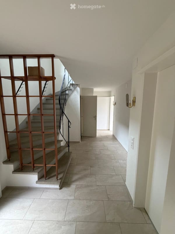 Immobilie in Hünibach - Freistehendes Einfamilienhaus mit 3 Garagen und fantastischer See- und Bergsicht in Hünibach - Bild 9
