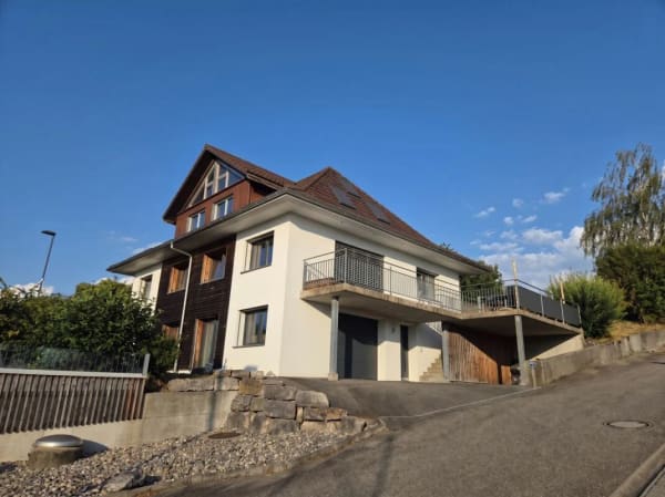 Immobilie in Seedorf Be - Neuwertiger Wohntraum in Seedorf - Zweifamilienhaus mit Galerie und erstklassiger Ausstattung - Bild 0