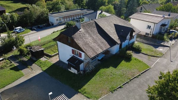 Immobilie in Eschert - Spacieuse maison familiale de 9.5 pièces à Eschert - Bild 4