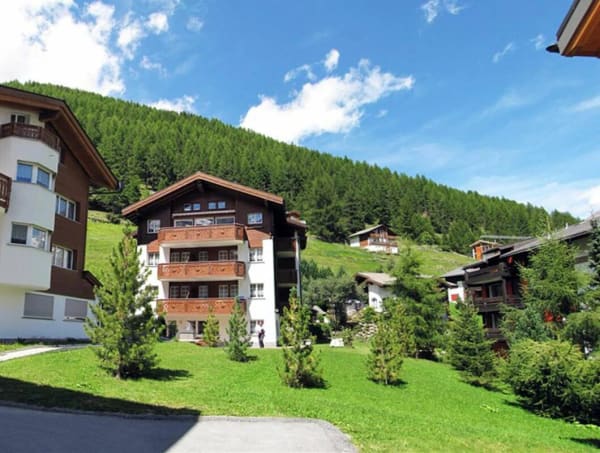 Immobilie in Saas-fee - Flamingo 2.5 Zimmergartenwohnung Ski in Ski out 200 Meter von den Skipisten. - Bild 0