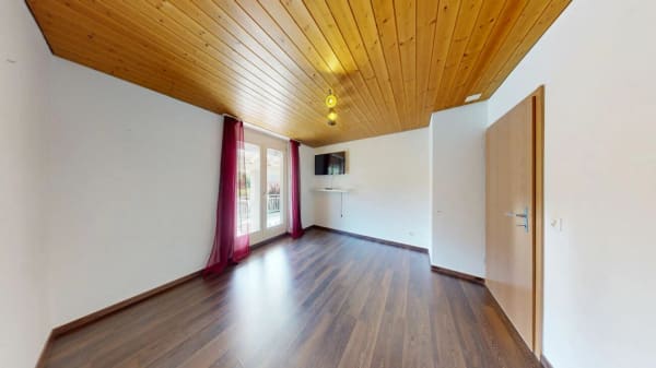 Immobilie in Uerkheim - GrosszÃ¼giges 6.5 Zimmer Doppeleinfamilienhaus mit Wintergarten - Bild 6