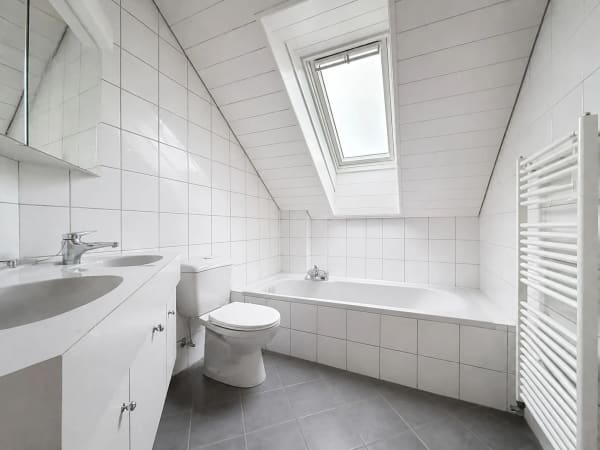 Immobilie in Gorgier - Le panorama comme luxe du quotidien —  Appartement 4,5 pièces avec mezzanine, vue lac et Alpes - Bild 9