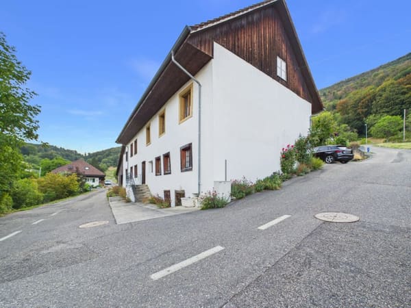 Immobilie in Lostorf - Seltene Gelegenheit: Wohnhaus mit Ökonomieteil und Baulandreserve auf 1'752 m² in Lostorf - Bild 2