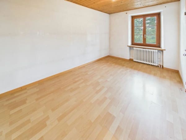 Immobilie in Lostorf - Seltene Gelegenheit: Wohnhaus mit Ökonomieteil und Baulandreserve auf 1'752 m² in Lostorf - Bild 3