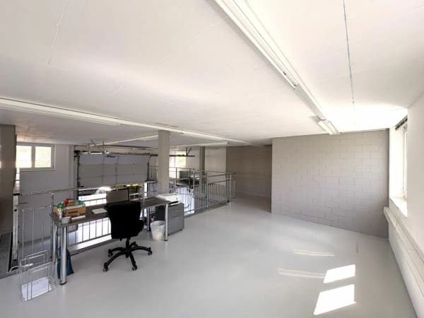 Immobilie in Häuslenen - GrosszÃ¼gige Wohn- und Gewerbeliegenschaft mit Werkstatt, Galerie und ParkplÃ¤tzen - Bild 12