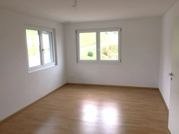 Immobilie in Häuslenen - GrosszÃ¼gige Wohn- und Gewerbeliegenschaft mit Werkstatt, Galerie und ParkplÃ¤tzen - Bild 2