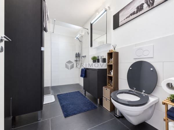Immobilie in Laupen Zh - Sonniges Wohnen mit Weitblick und 50m² private Terrasse - Bild 12